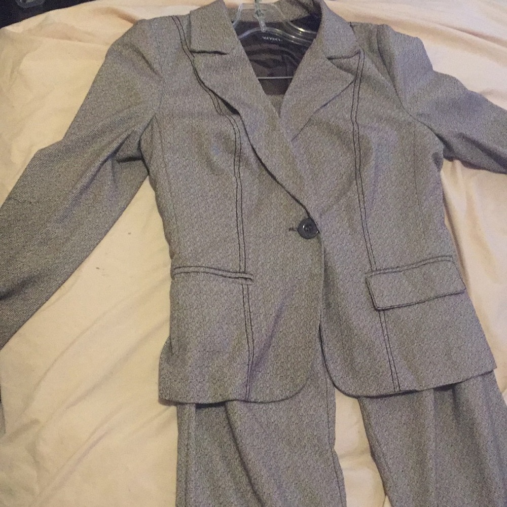Ladies pantsuit